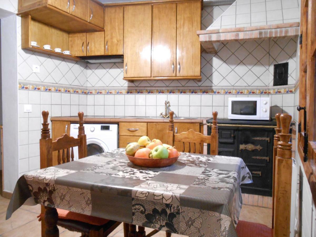 El Portal Viejo Apartment Cabezuela Del Valle Luaran gambar