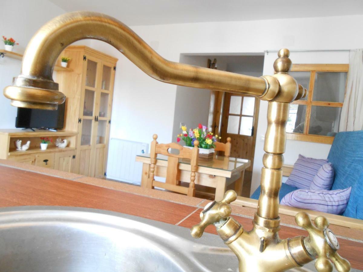 El Portal Viejo Apartment Cabezuela Del Valle Luaran gambar