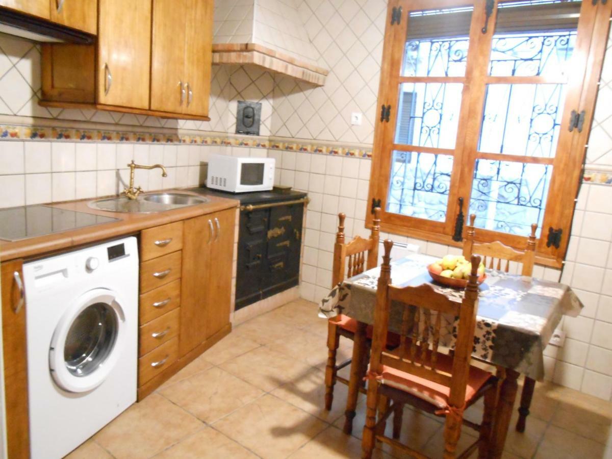 El Portal Viejo Apartment Cabezuela Del Valle Luaran gambar